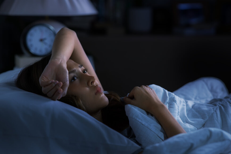 統合失調症で眠れない場合はどうしたらいい？治療法やご家族の適切な対応も解説